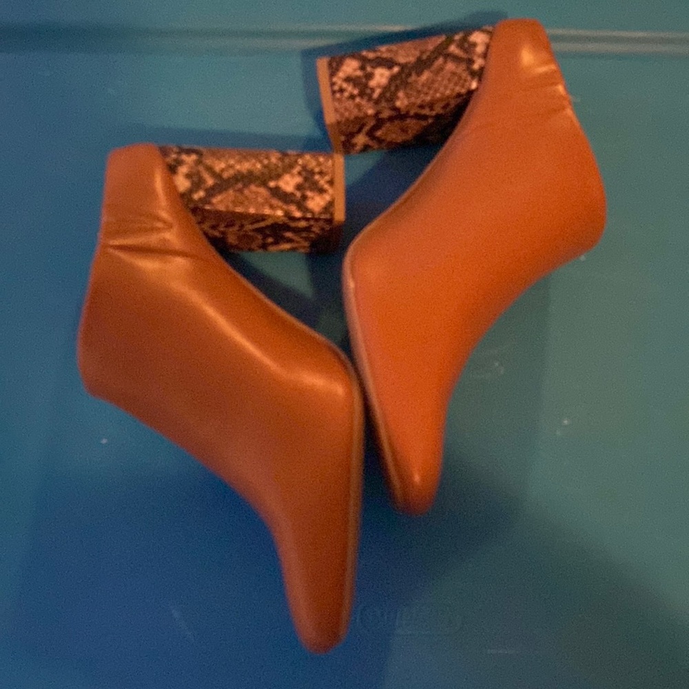 SNAKE SKIN STACKED BLOCK-HEEL MULE - Picture 1 of 4